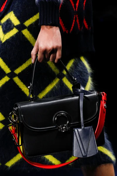 Look 54